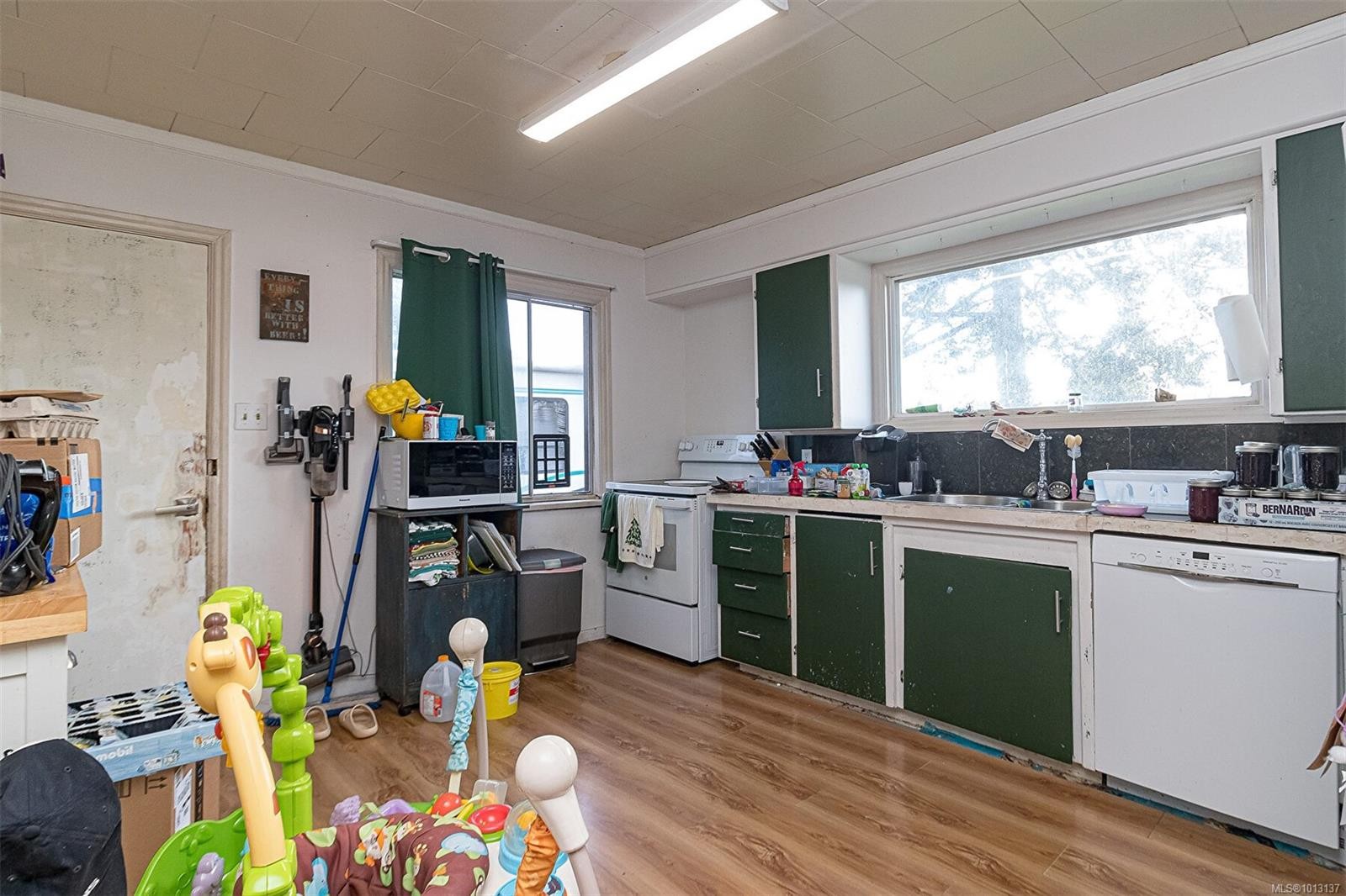 6716 Ayre Rd, Sooke, BC