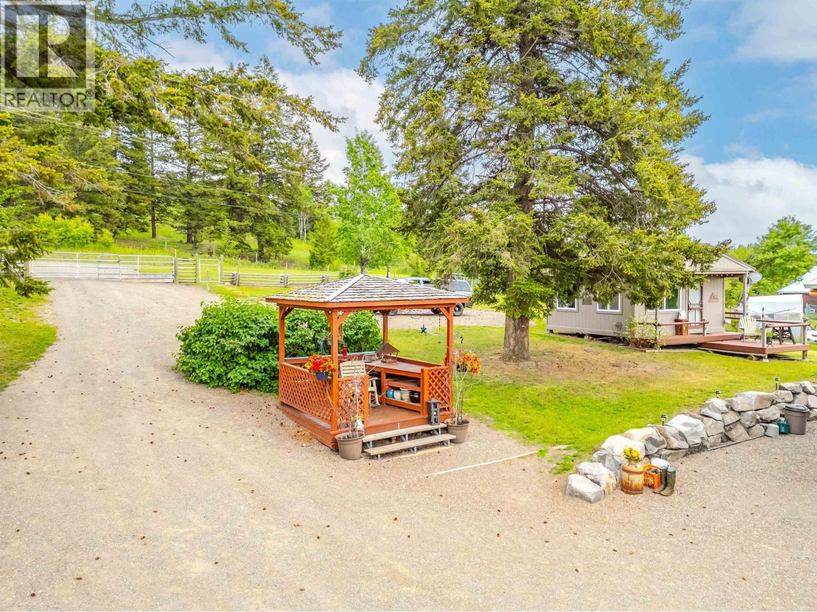 4162 Lac La Hache Station Road, Lac La Hache, BC - Outdoor