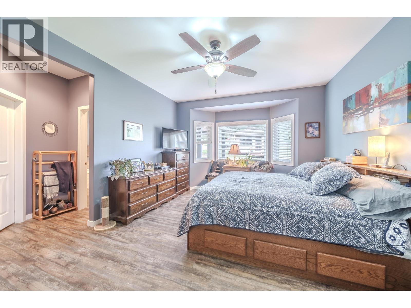 4162 Lac La Hache Station Road, Lac La Hache, BC - Indoor Photo Showing Bedroom