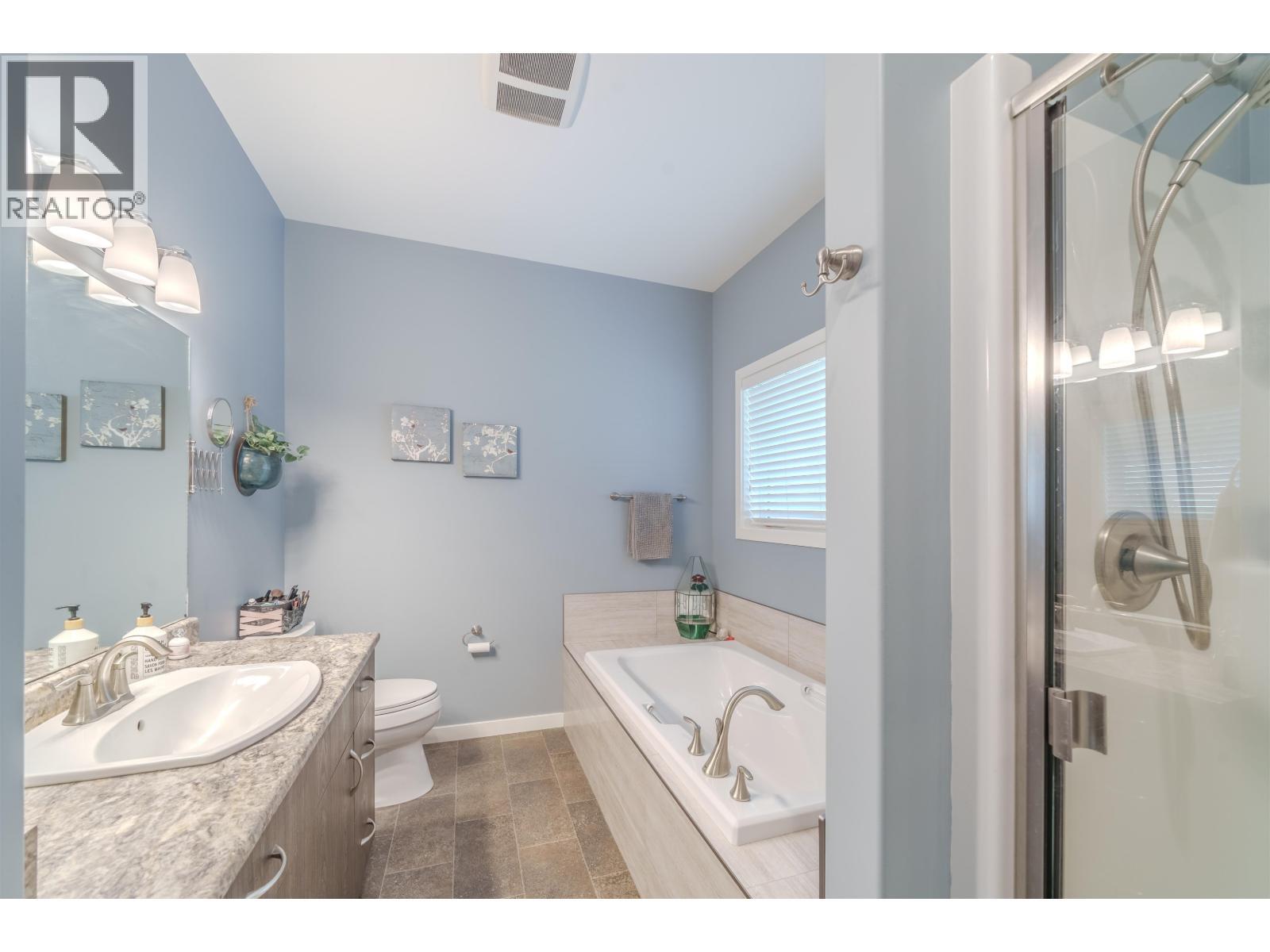 4162 Lac La Hache Station Road, Lac La Hache, BC - Indoor Photo Showing Bathroom