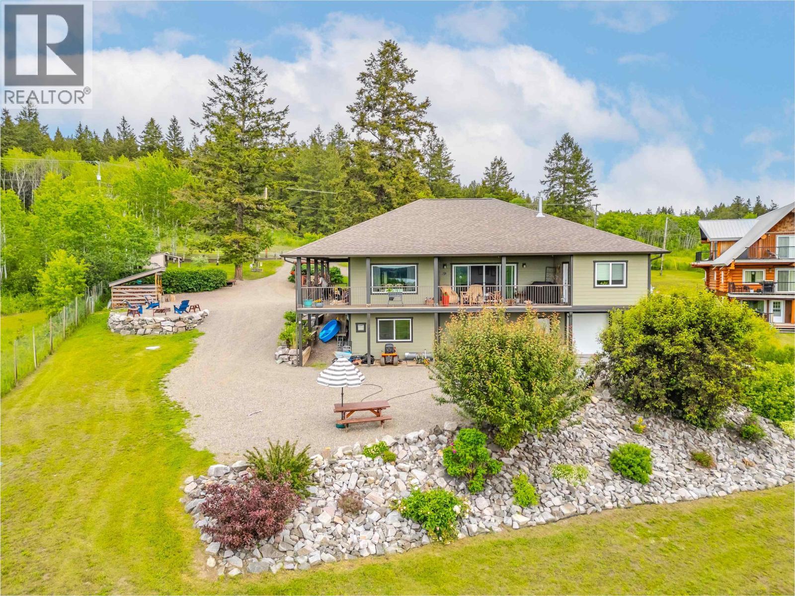 4162 Lac La Hache Station Road, Lac La Hache, BC - Outdoor