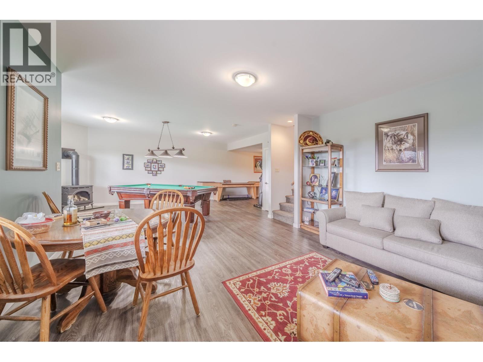 4162 Lac La Hache Station Road, Lac La Hache, BC - Indoor Photo Showing Living Room
