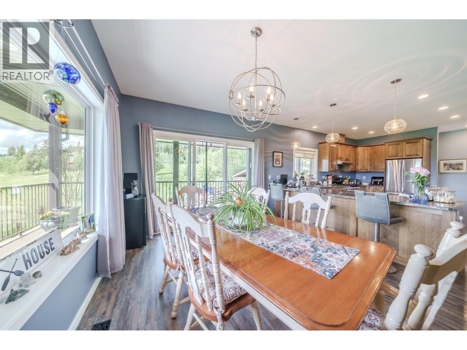4162 Lac La Hache Station Road, Lac La Hache, BC - Indoor Photo Showing Dining Room