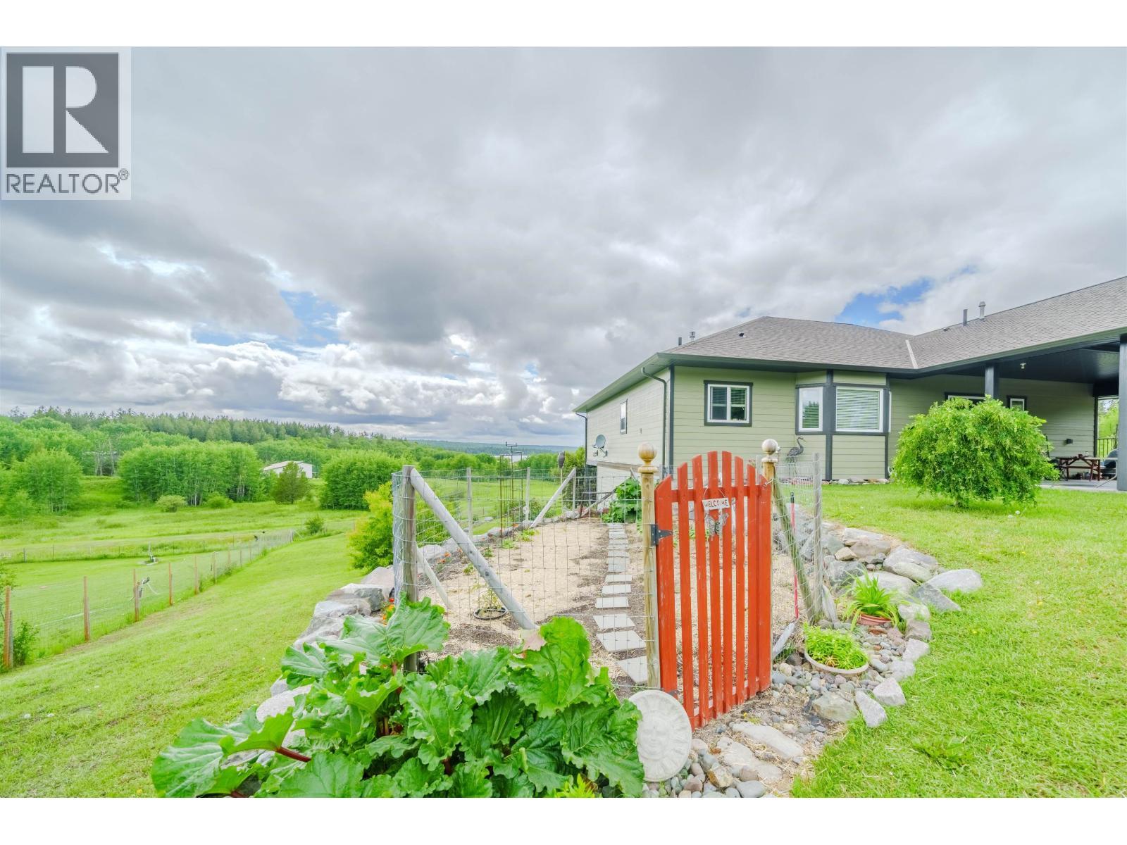 4162 Lac La Hache Station Road, Lac La Hache, BC - Outdoor