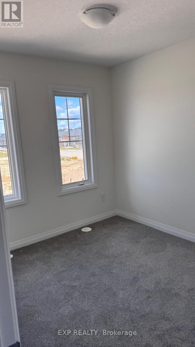 47 Stanley Ave Crescent, Haldimand, ON - Indoor Photo Showing Other Room