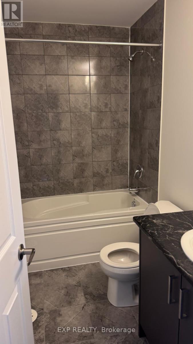 47 Stanley Ave Crescent, Haldimand, ON - Indoor Photo Showing Bathroom
