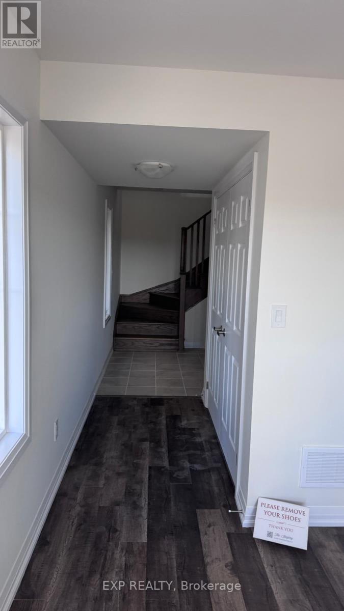 47 Stanley Ave Crescent, Haldimand, ON - Indoor Photo Showing Other Room