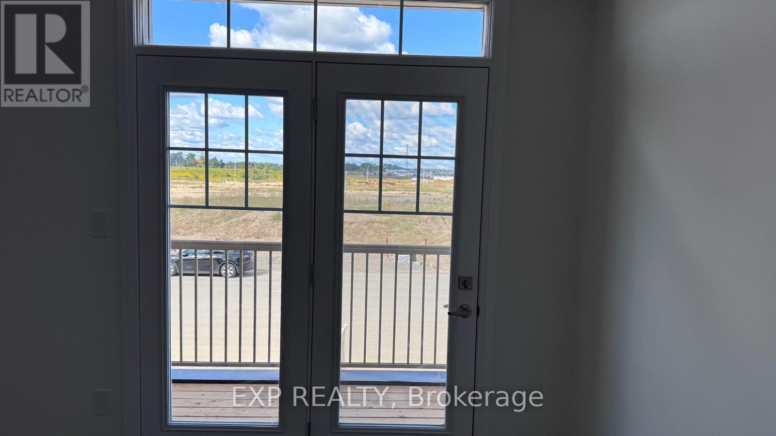 47 Stanley Ave Crescent, Haldimand, ON - Indoor Photo Showing Other Room