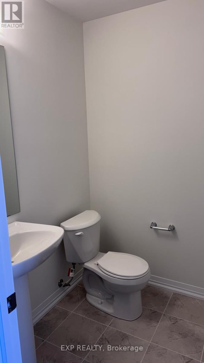 47 Stanley Ave Crescent, Haldimand, ON - Indoor Photo Showing Bathroom