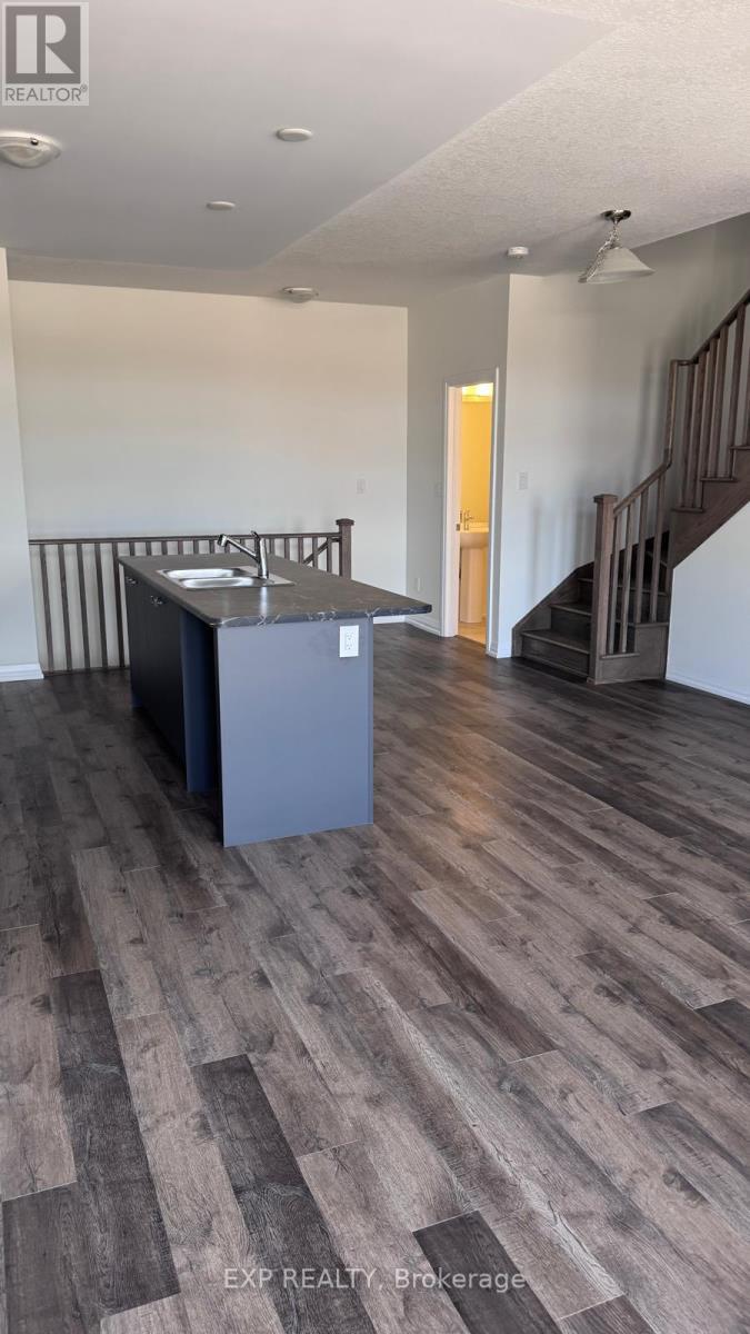 47 Stanley Ave Crescent, Haldimand, ON - Indoor Photo Showing Other Room