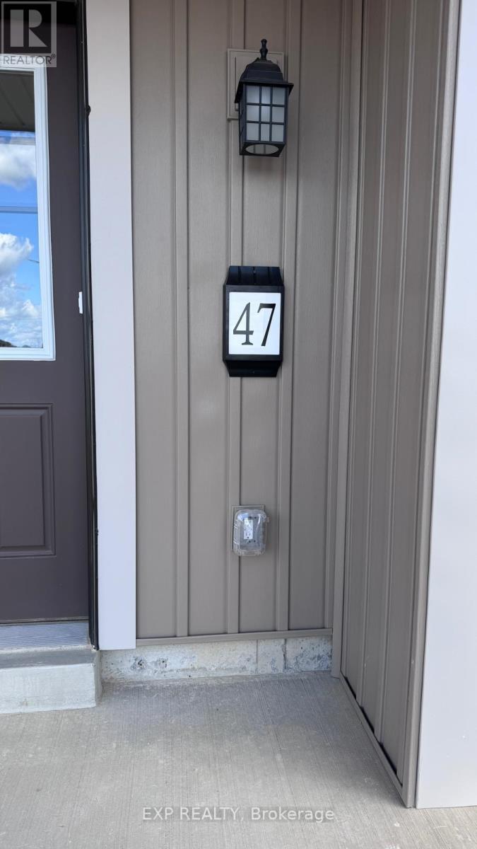 47 Stanley Ave Crescent, Haldimand, ON - Outdoor With Exterior