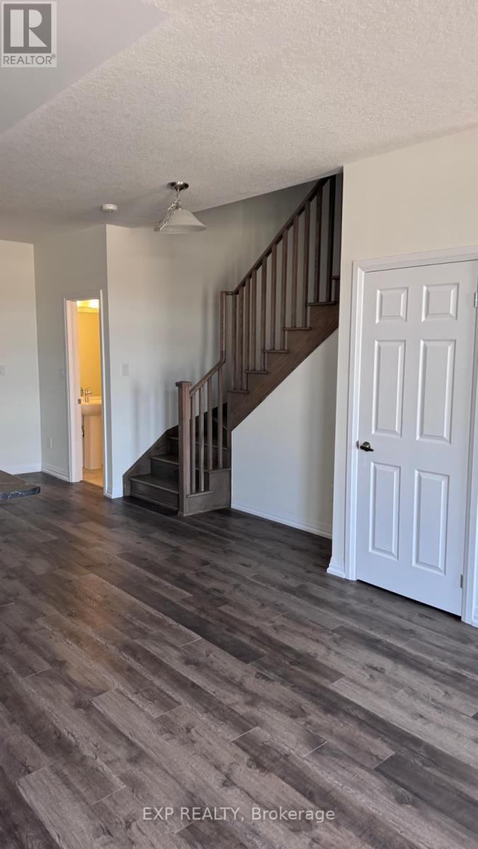 47 Stanley Ave Crescent, Haldimand, ON - Indoor Photo Showing Other Room