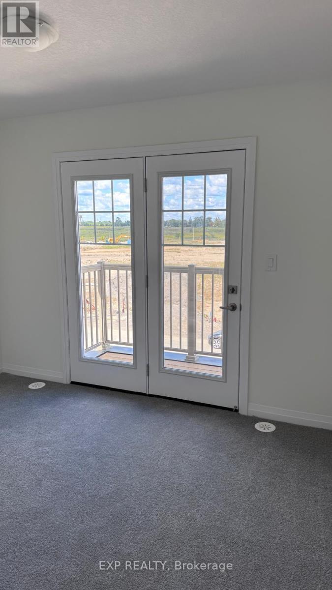 47 Stanley Ave Crescent, Haldimand, ON - Indoor Photo Showing Other Room