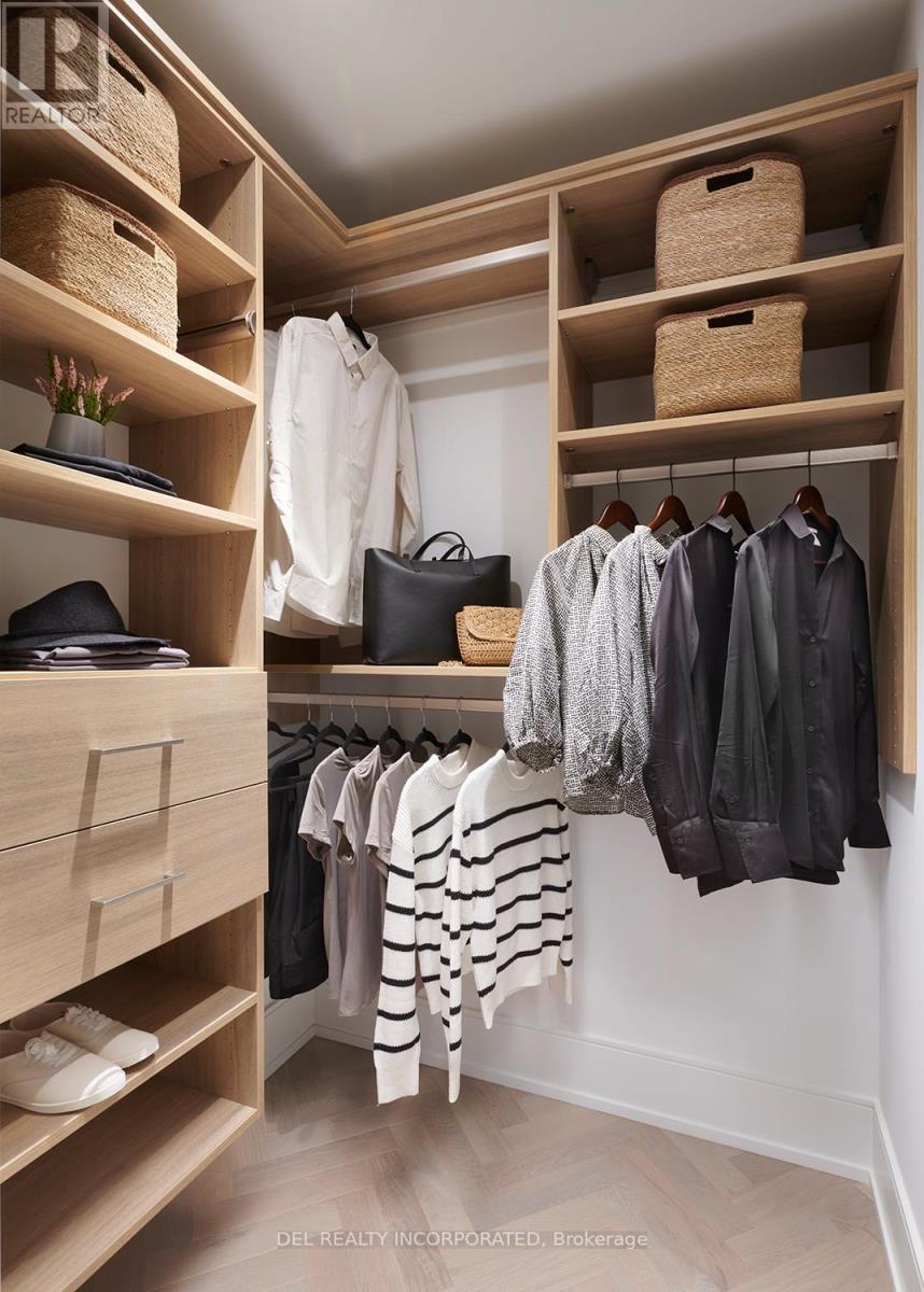 902 - 455 Wellington Street W, Toronto, ON - Indoor With Storage