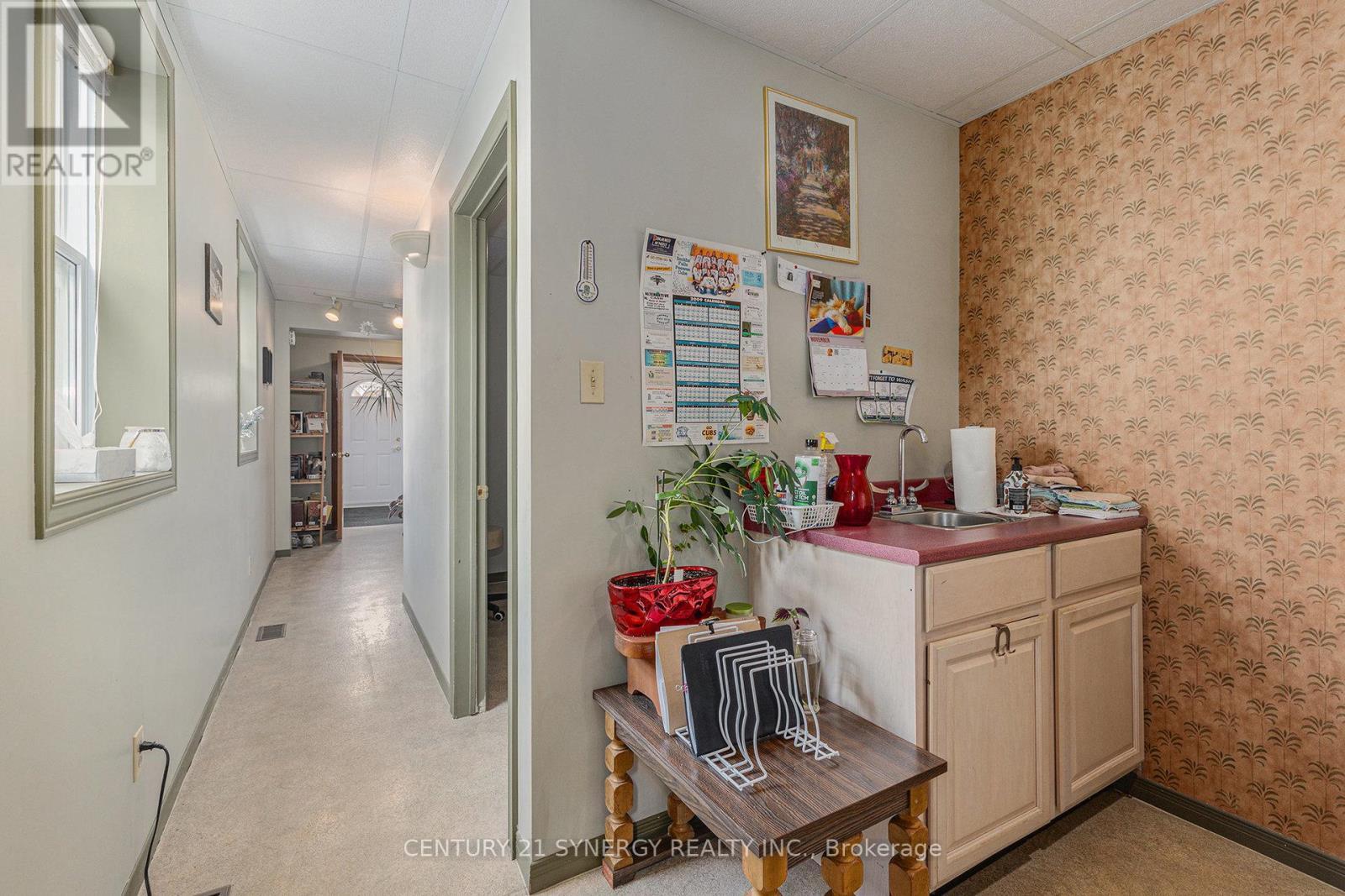 Kitchenette Unit 1 - 49 Main Street E, Smiths Falls, ON