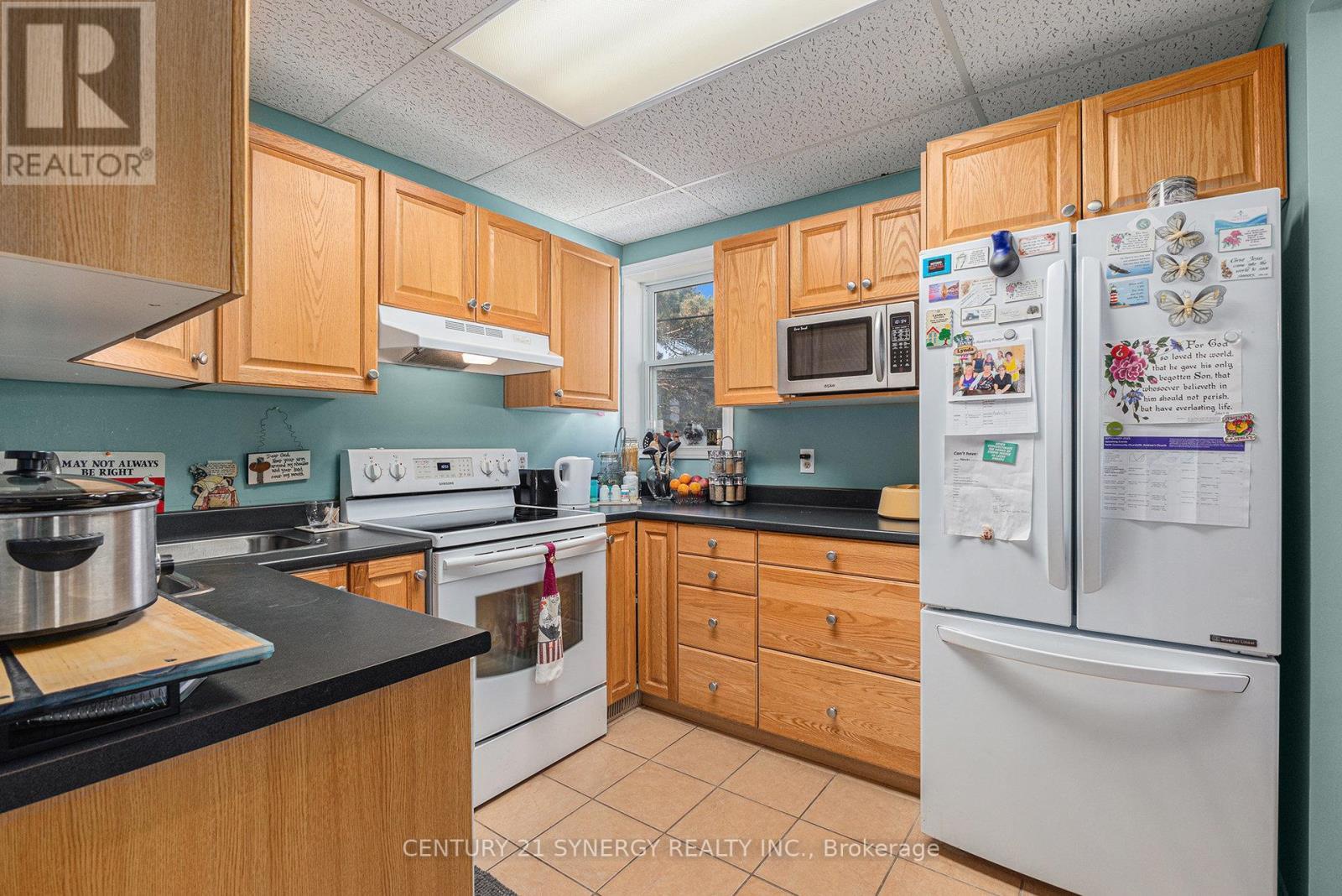 Kitchen - 49 Main Street E, Smiths Falls, ON