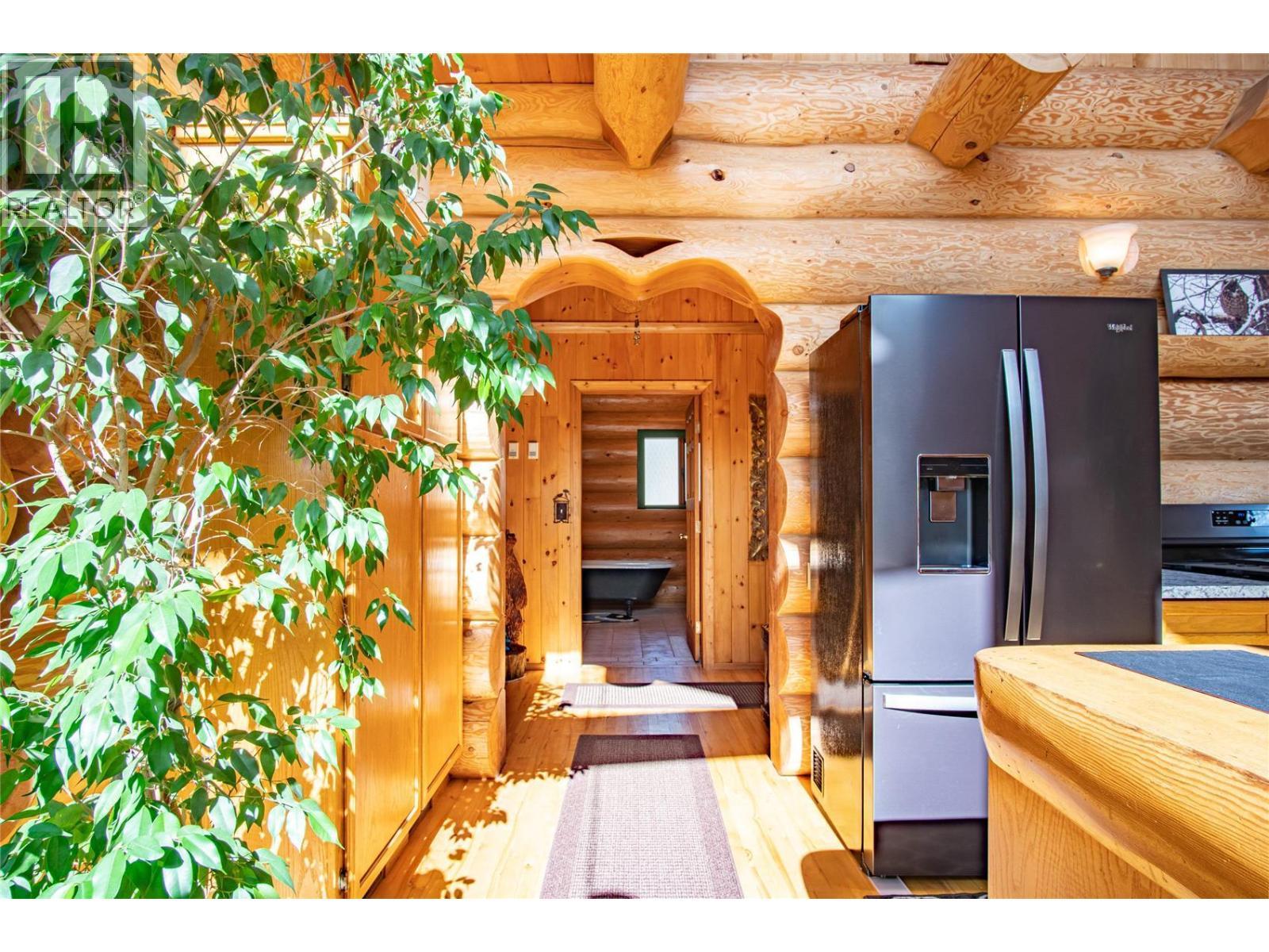 20 Valeview Road, Lumby, BC -