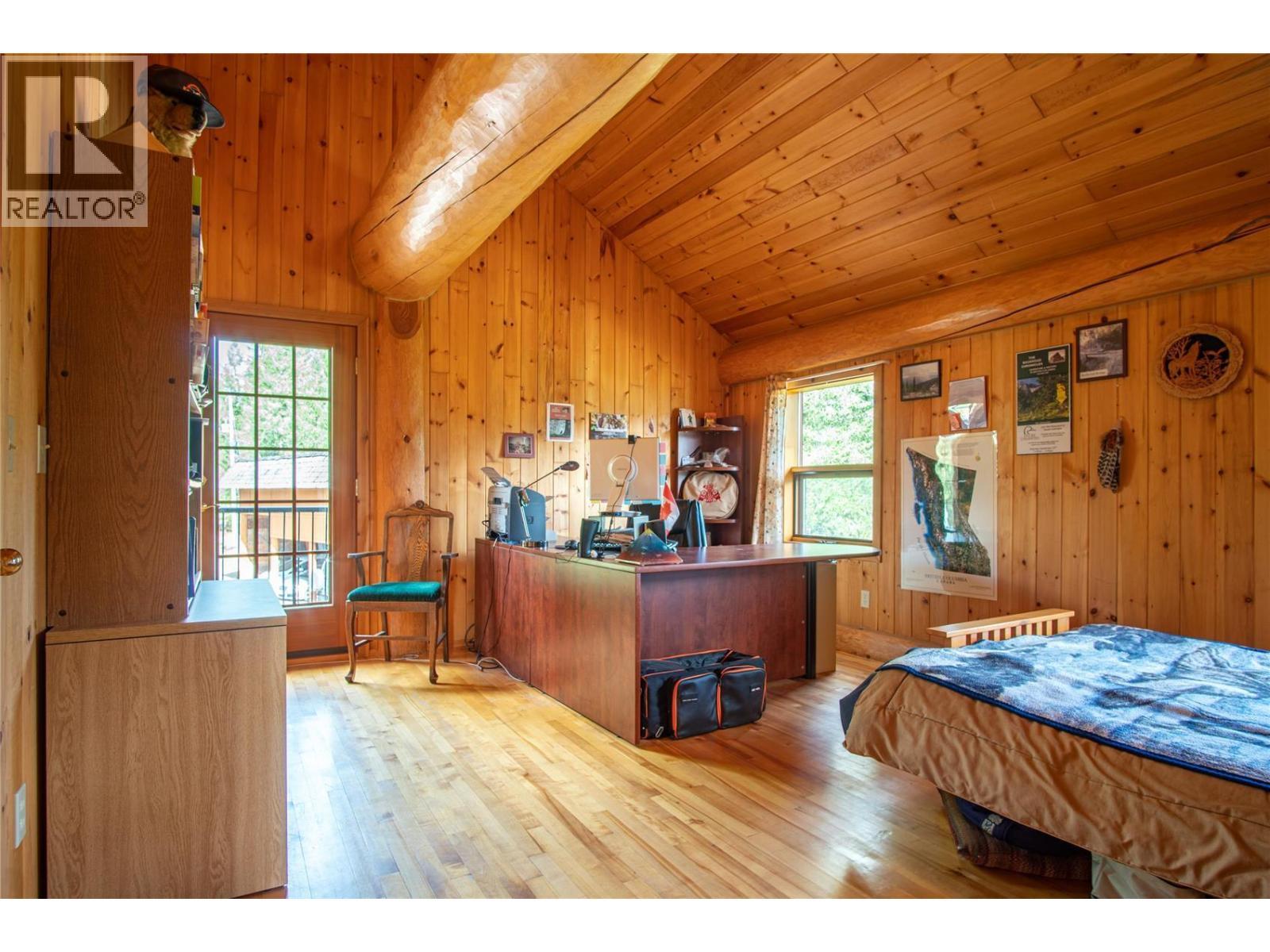 20 Valeview Road, Lumby, BC - Indoor