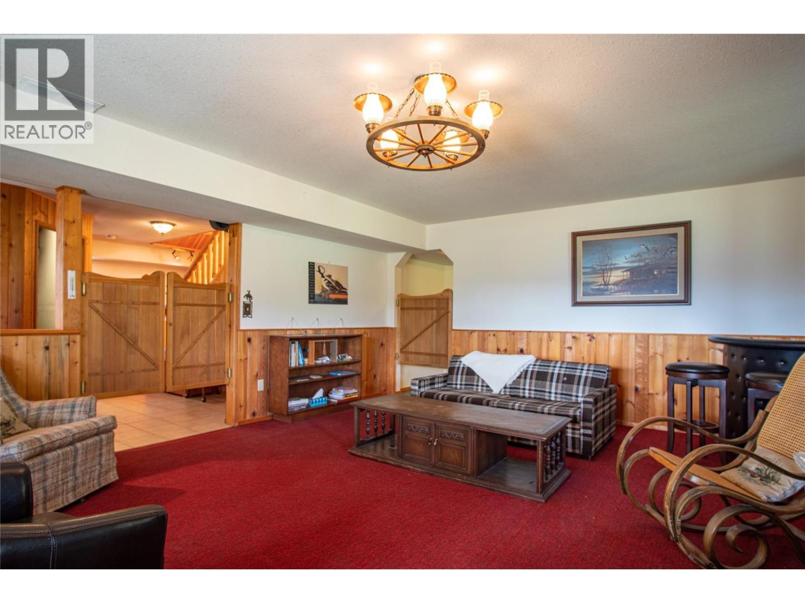 20 Valeview Road, Lumby, BC - Indoor