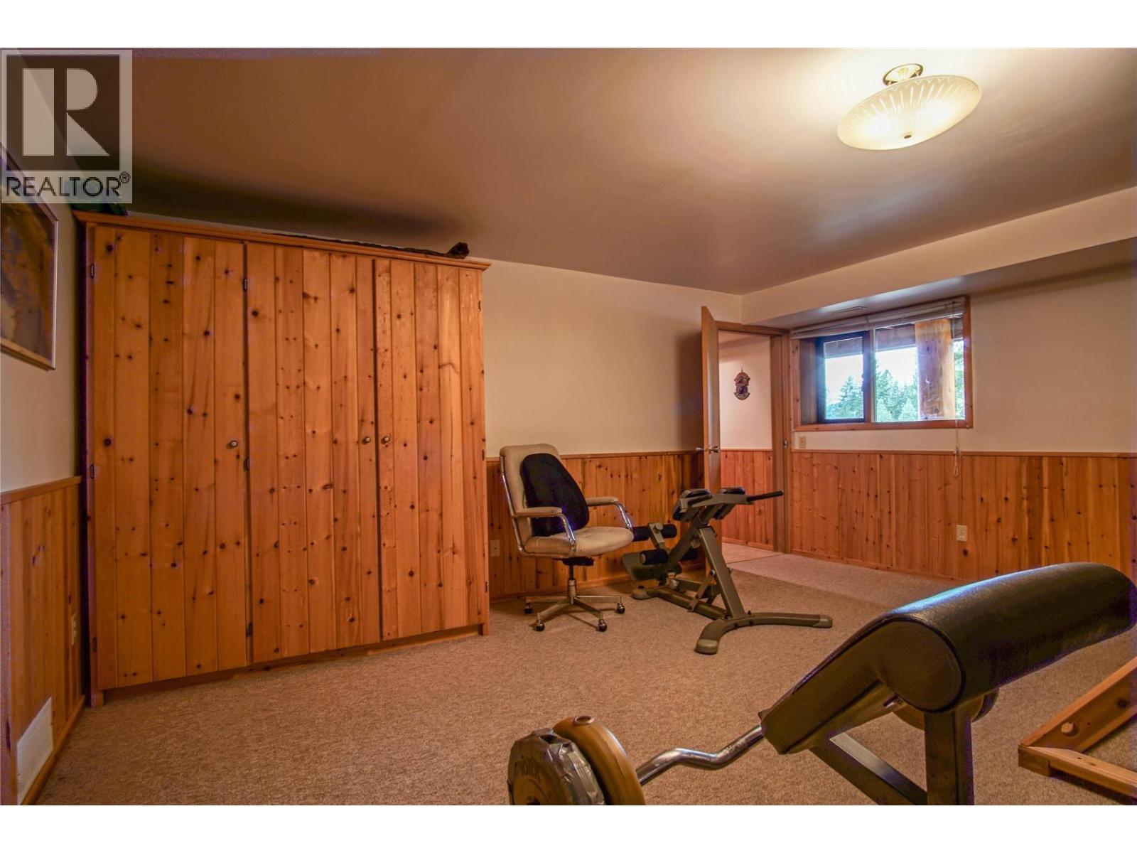 20 Valeview Road, Lumby, BC - Indoor