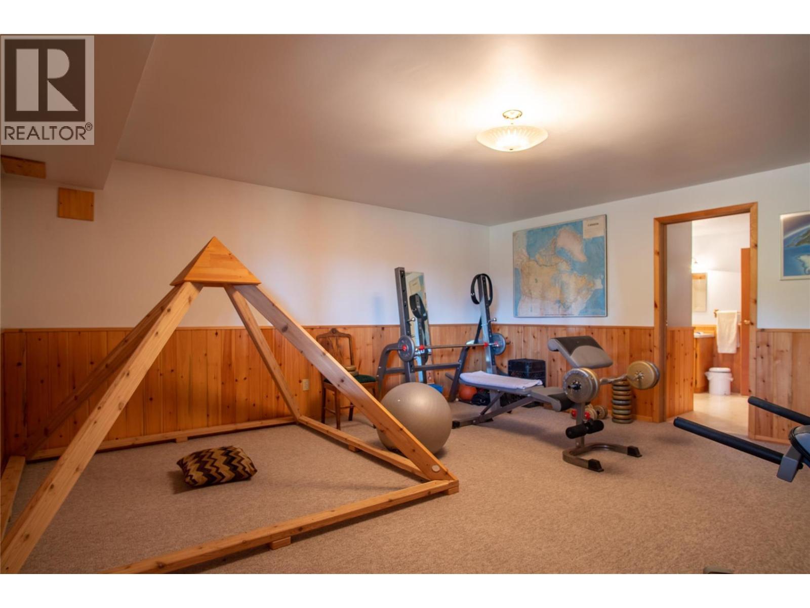 20 Valeview Road, Lumby, BC - Indoor Photo Showing Gym Room