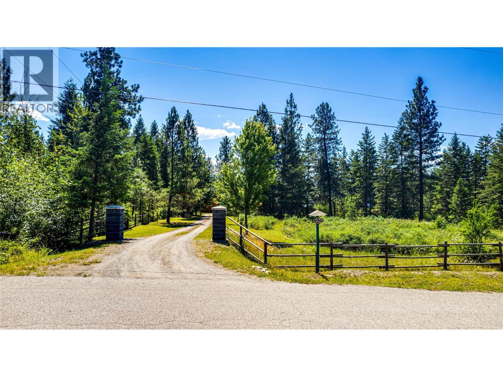 20 Valeview Road, Lumby, BC - Outdoor