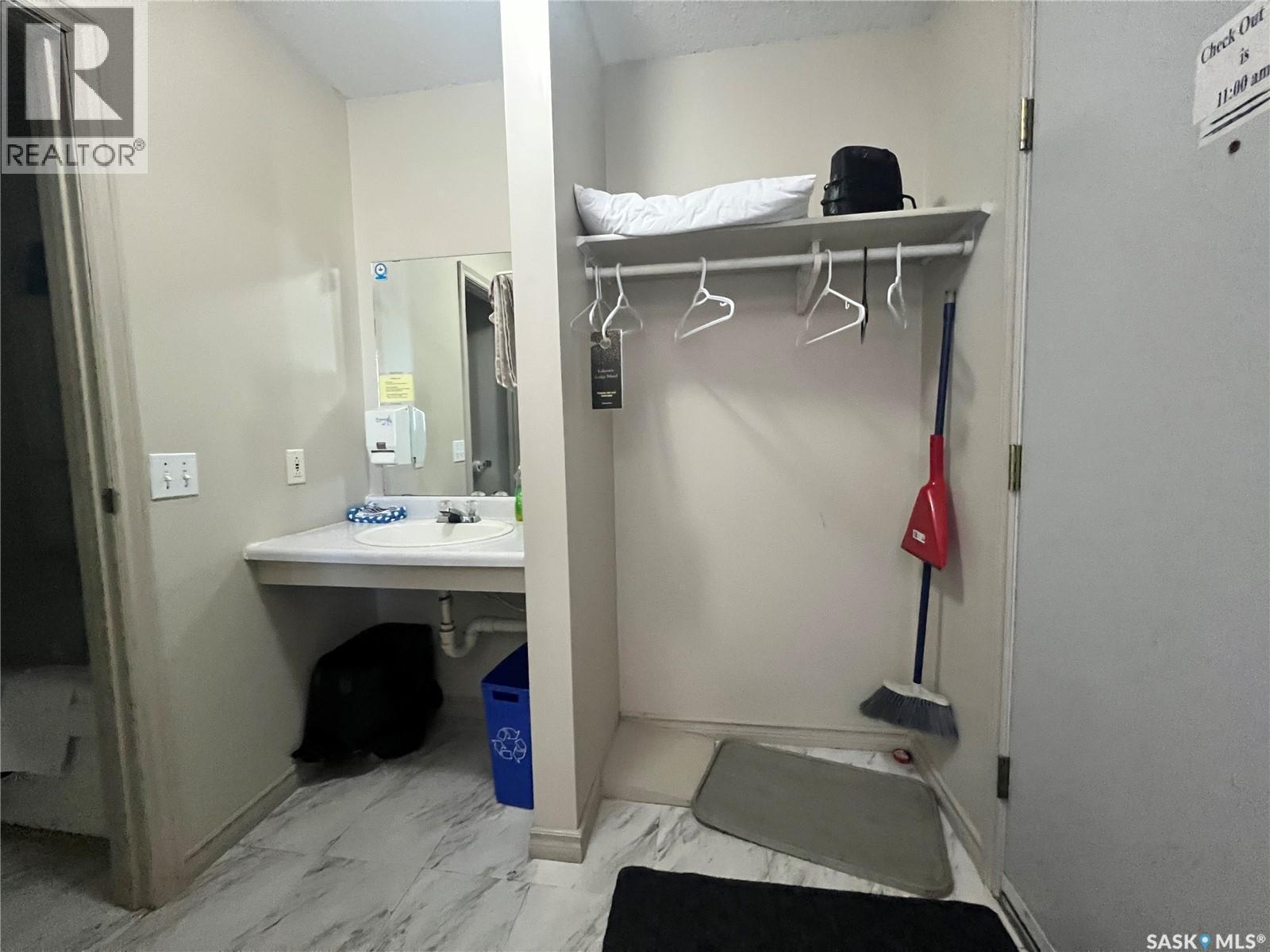 447 Saskatchewan Street, Elbow, SK