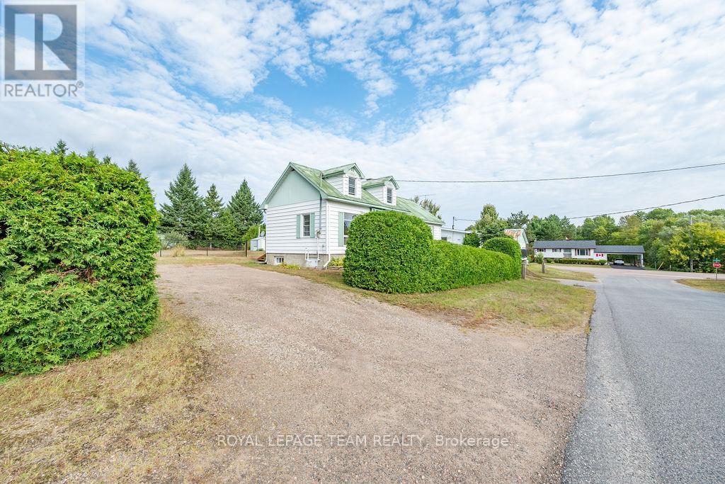 59 Drohan Street, Madawaska Valley, ON - Outdoor