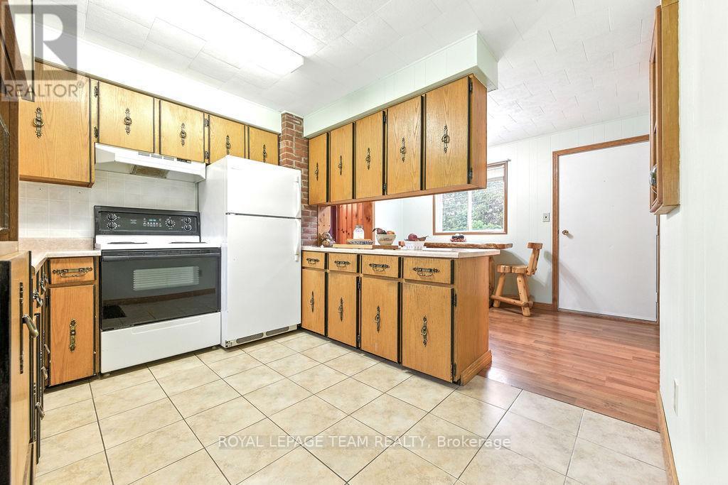 59 Drohan Street, Madawaska Valley, ON - Indoor Photo Showing Kitchen