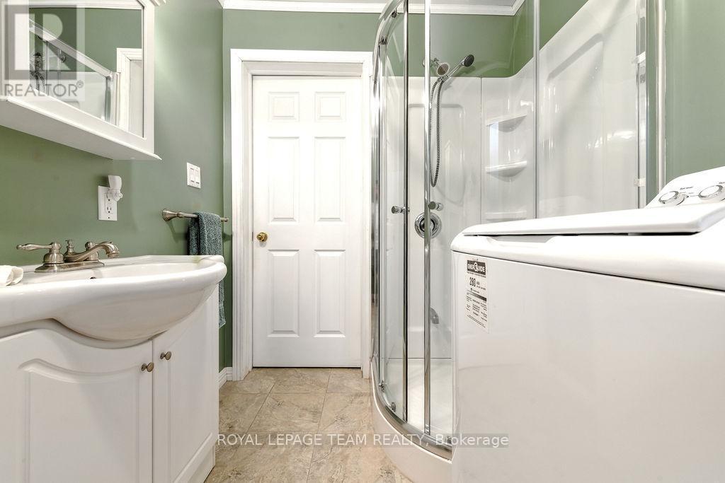 Ensuite Bath on main floor - 59 Drohan Street, Madawaska Valley, ON - Indoor Photo Showing Bathroom