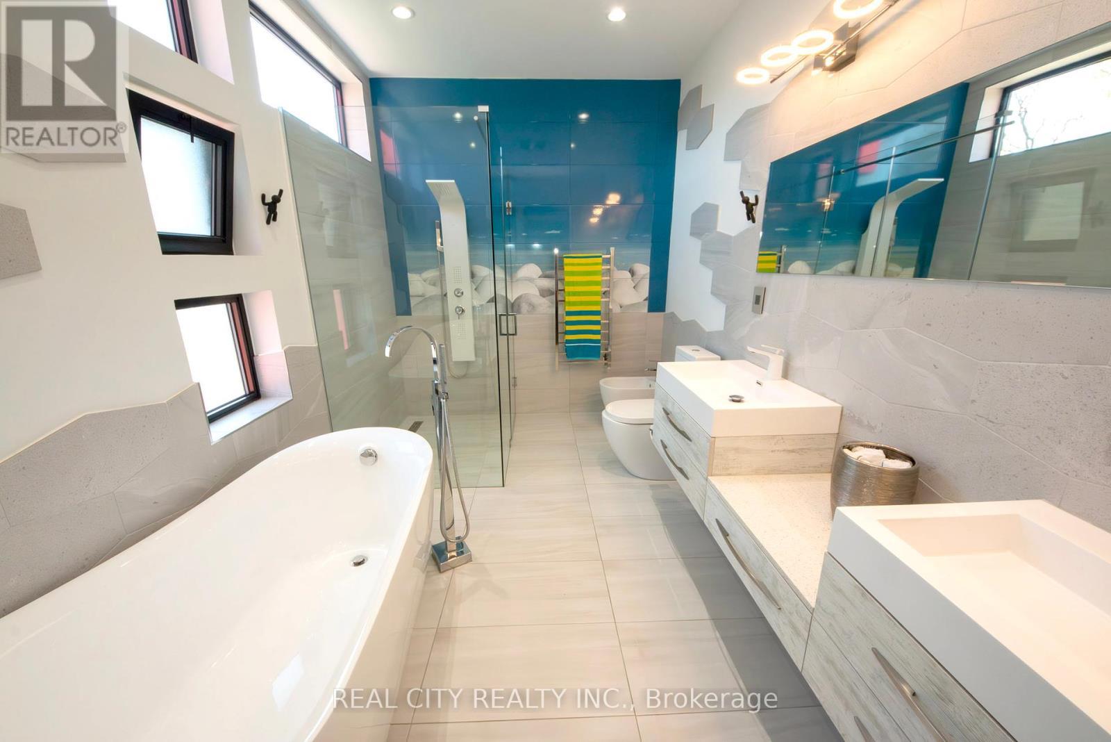 662 Byngmount Avenue, Mississauga, ON - Indoor Photo Showing Bathroom