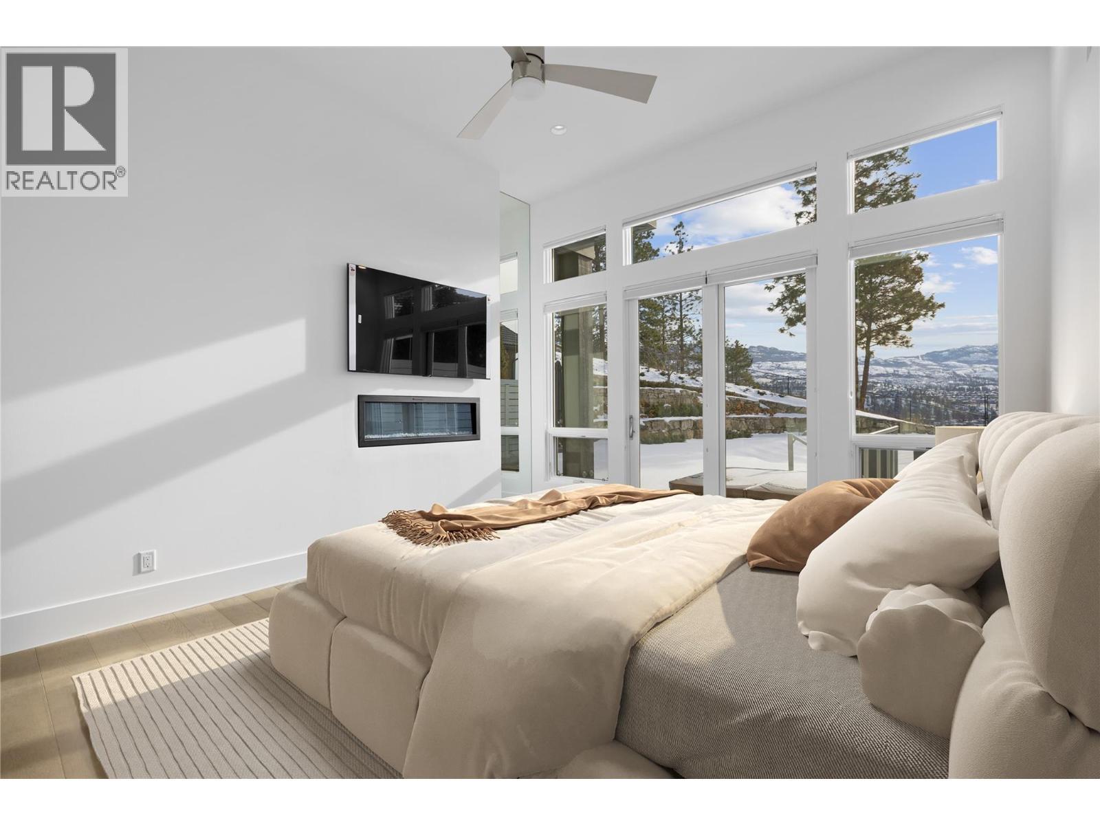 1049 Westpoint Drive, Kelowna, BC - Indoor Photo Showing Bedroom