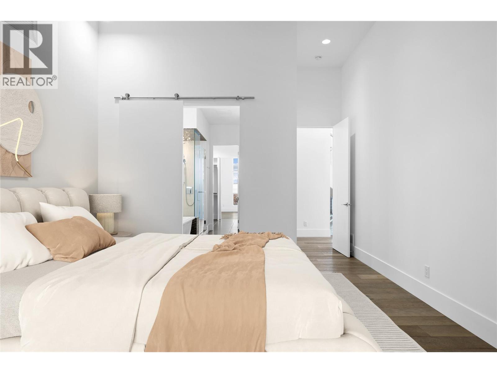 1049 Westpoint Drive, Kelowna, BC - Indoor Photo Showing Bedroom