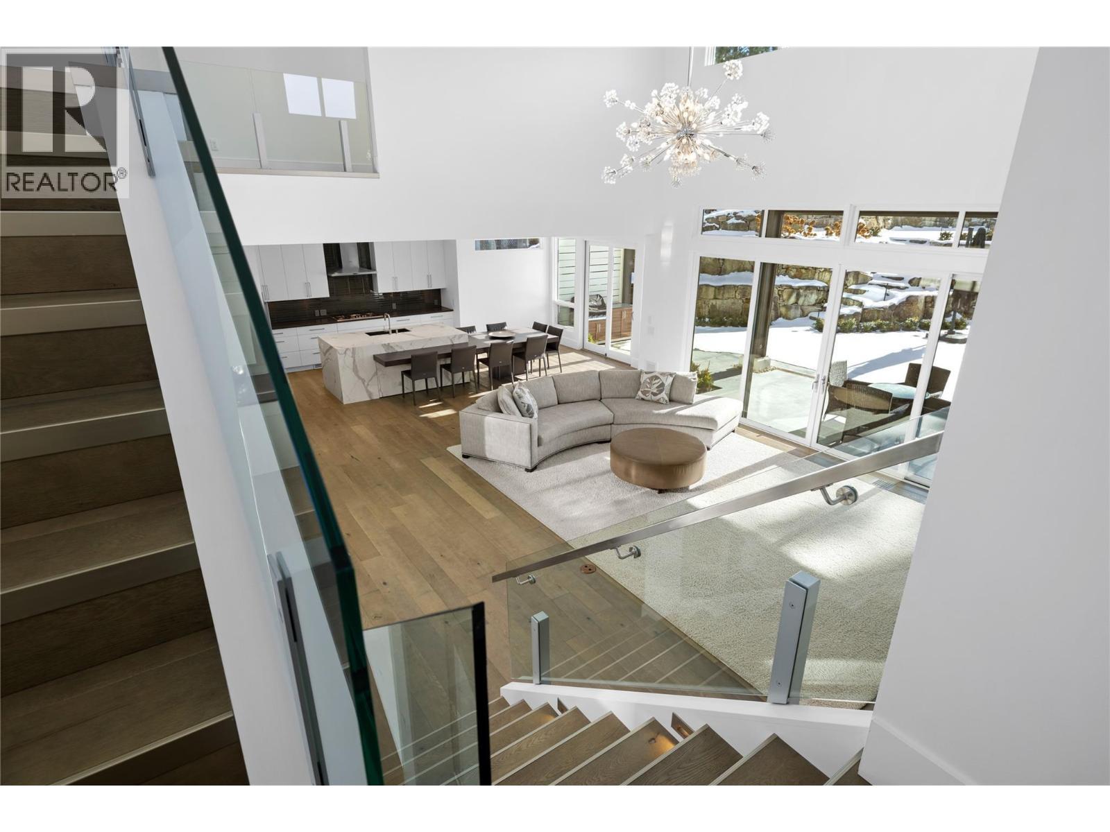 1049 Westpoint Drive, Kelowna, BC - Indoor Photo Showing Other Room