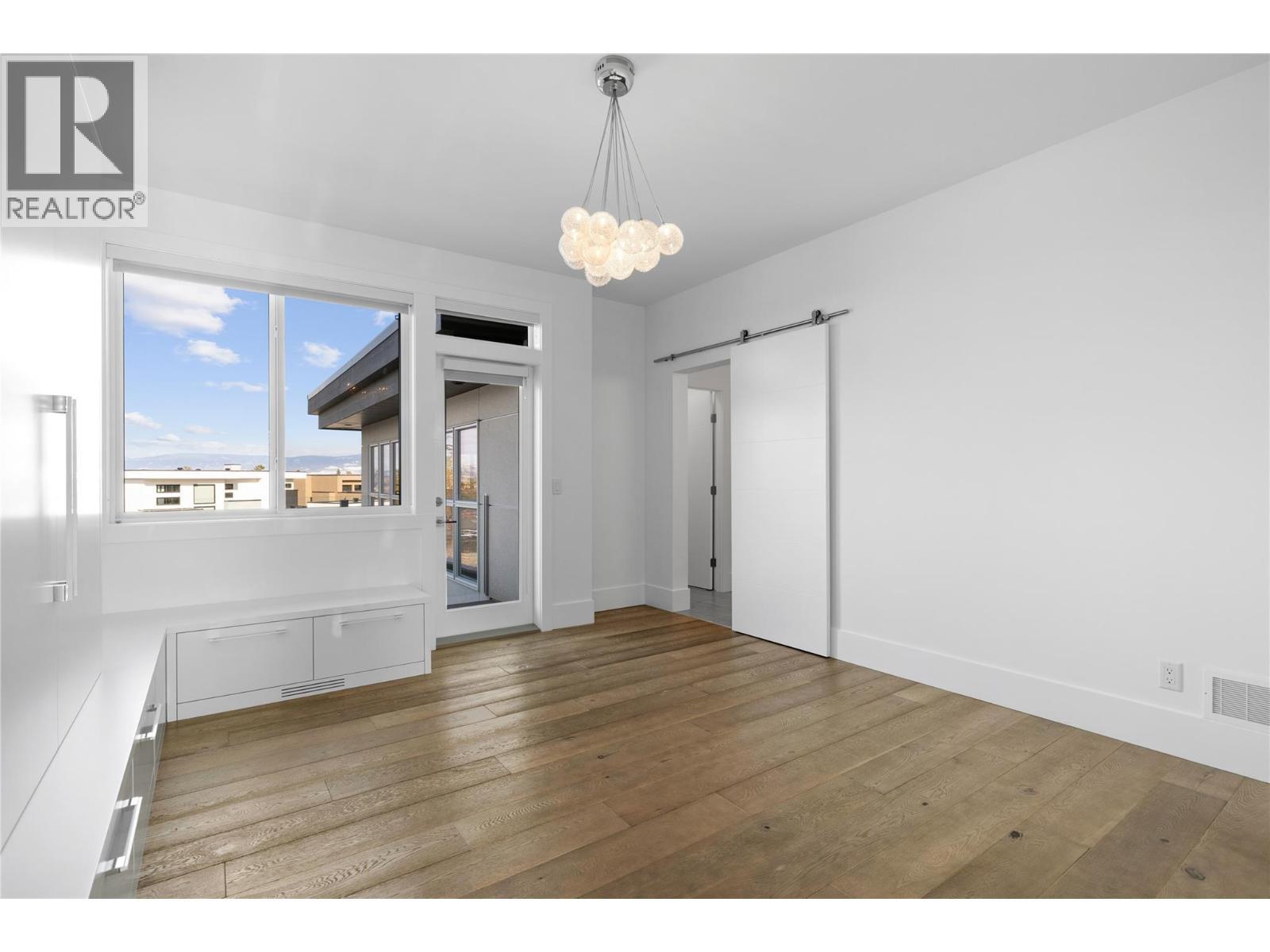 1049 Westpoint Drive, Kelowna, BC - Indoor Photo Showing Other Room