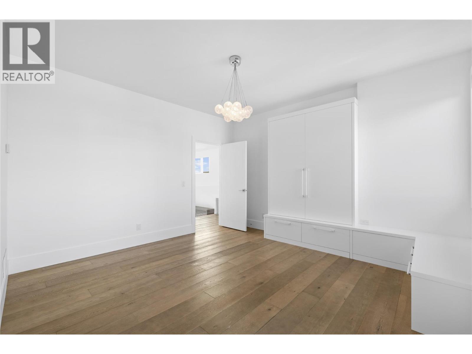 1049 Westpoint Drive, Kelowna, BC - Indoor Photo Showing Other Room