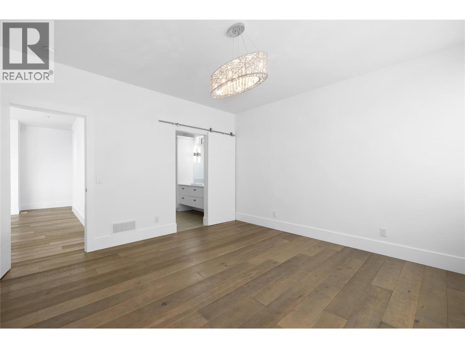 1049 Westpoint Drive, Kelowna, BC - Indoor Photo Showing Other Room