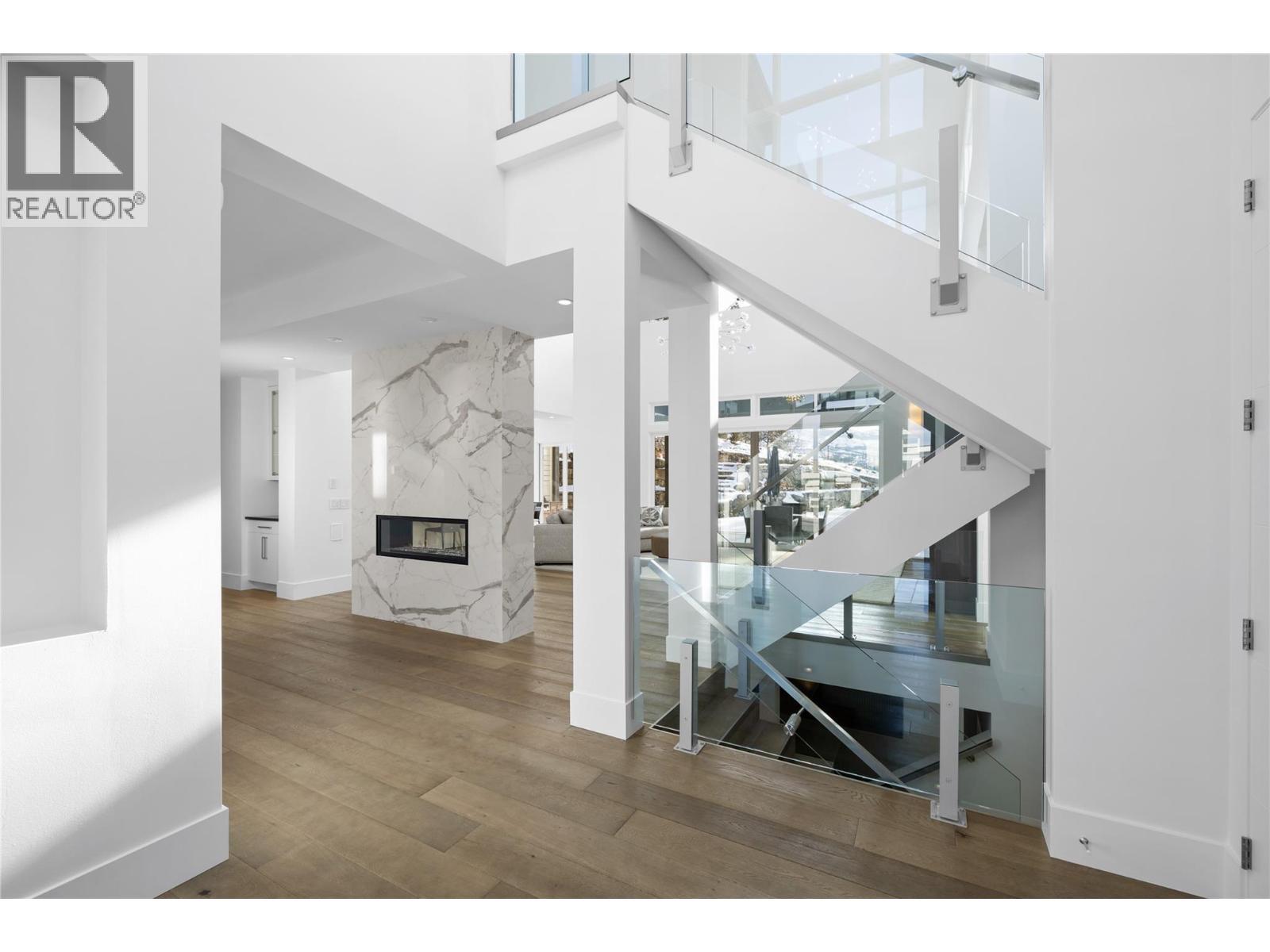 1049 Westpoint Drive, Kelowna, BC - Indoor Photo Showing Other Room