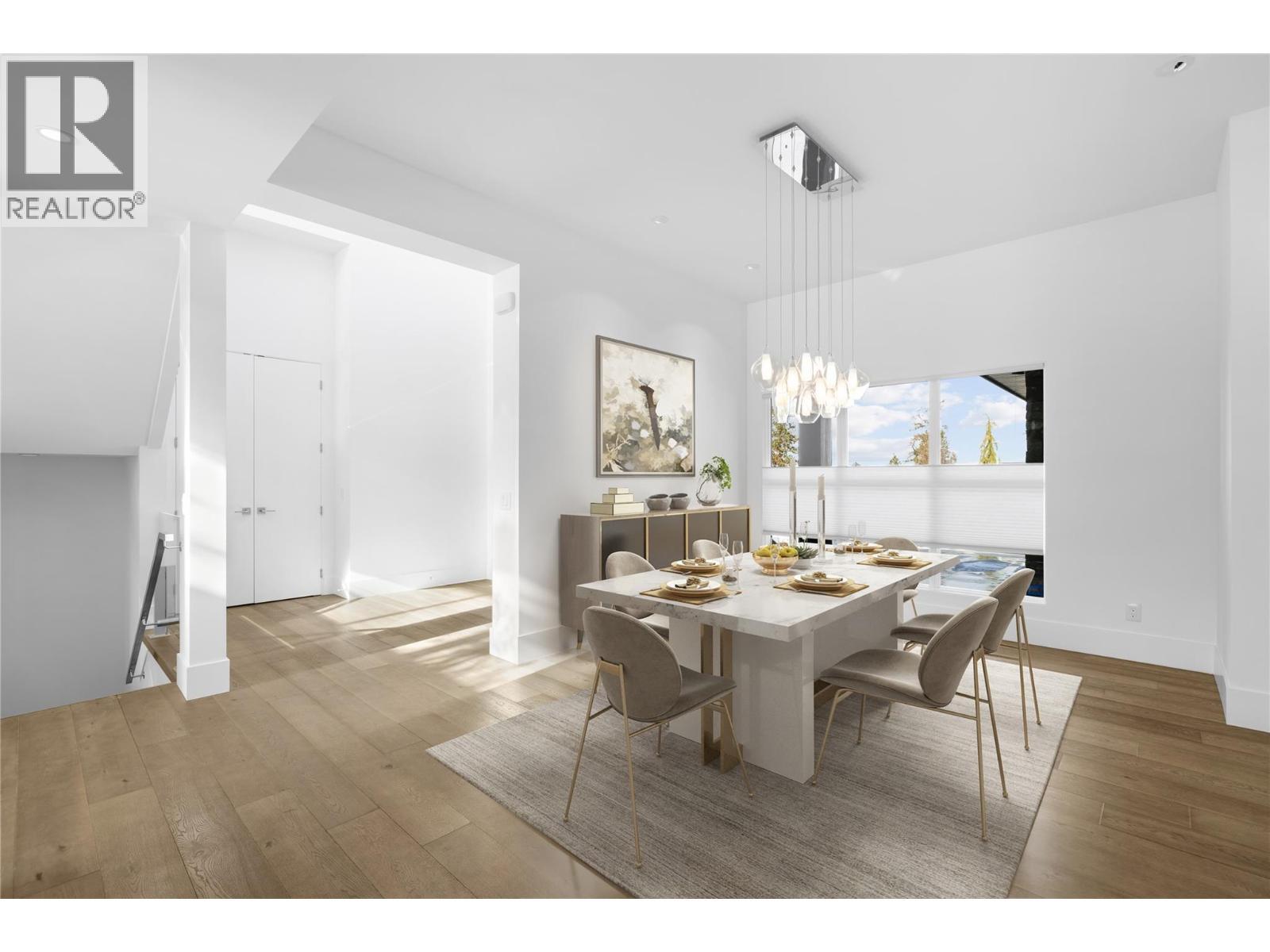 1049 Westpoint Drive, Kelowna, BC - Indoor Photo Showing Dining Room