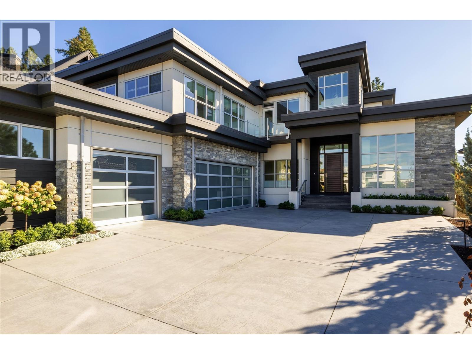 1049 Westpoint Drive, Kelowna, BC - Outdoor With Facade