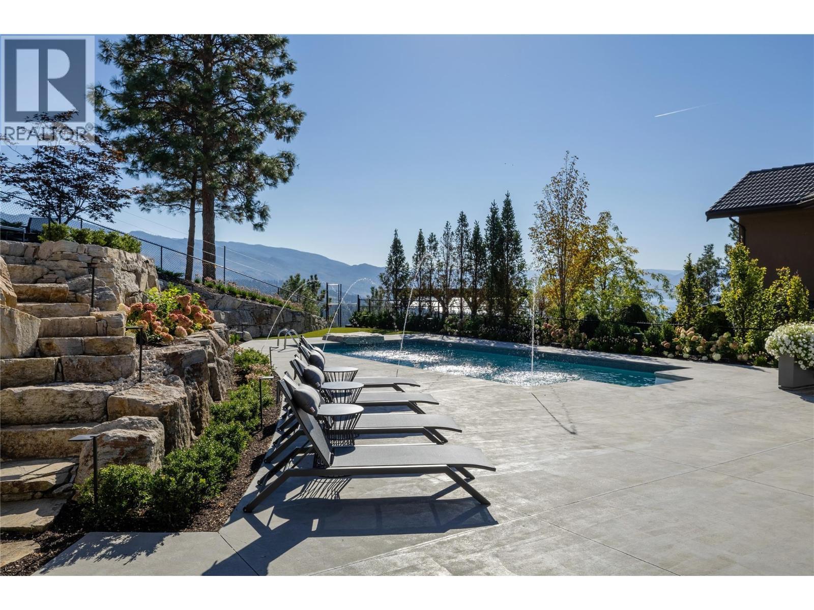 1049 Westpoint Drive, Kelowna, BC - Outdoor With In Ground Pool