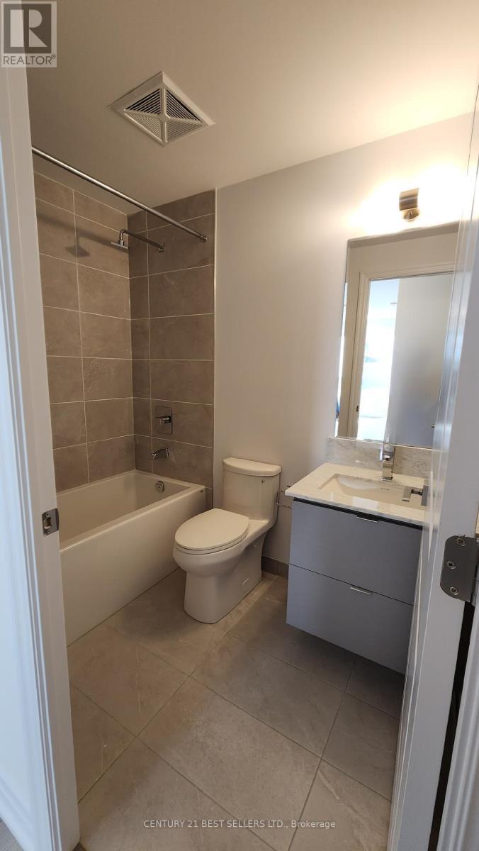 2407 - 36 Elm Drive W, Mississauga, ON - Indoor Photo Showing Bathroom