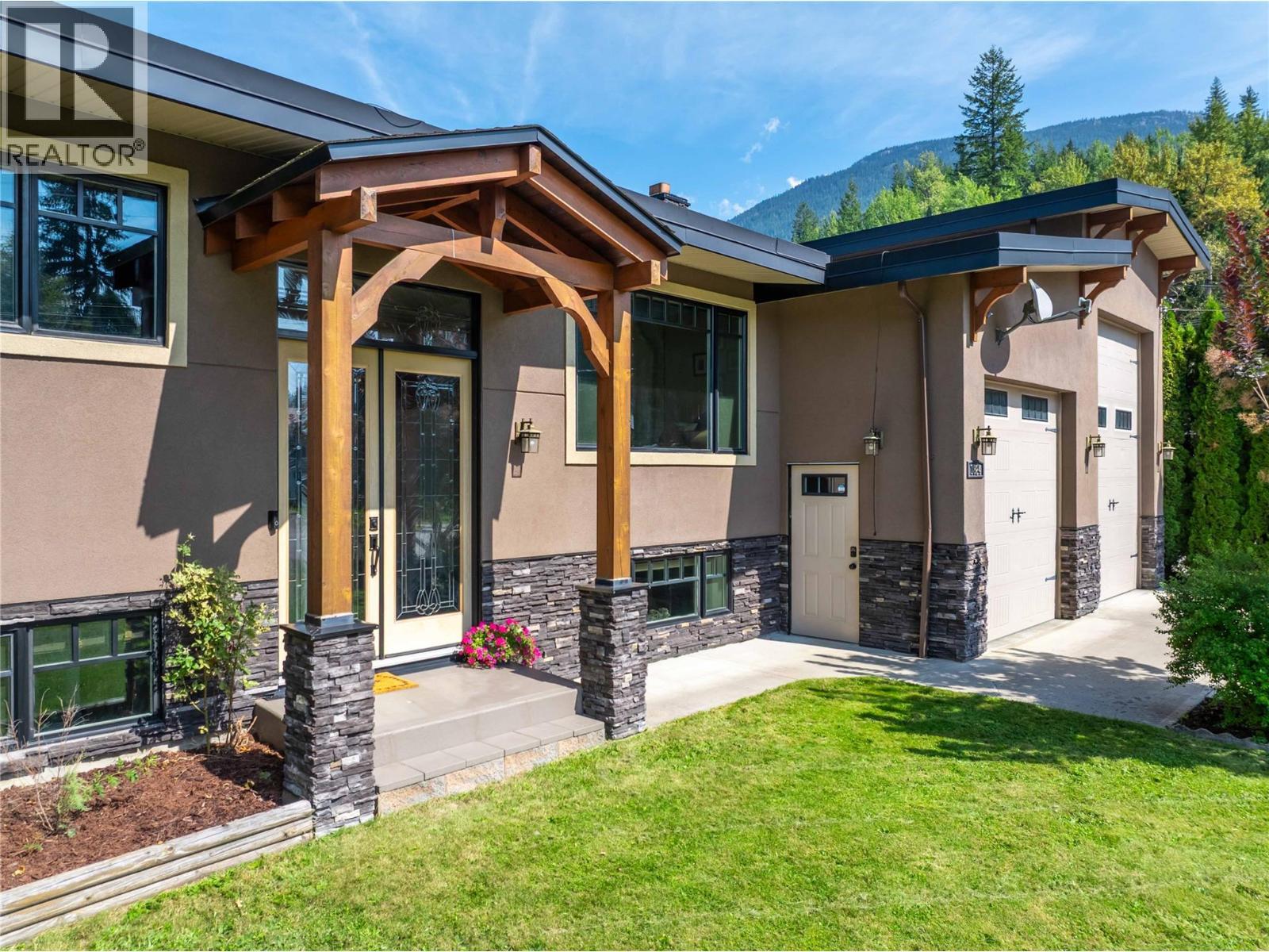 1824 Colbeck Road, Revelstoke, BC - Outdoor With Facade