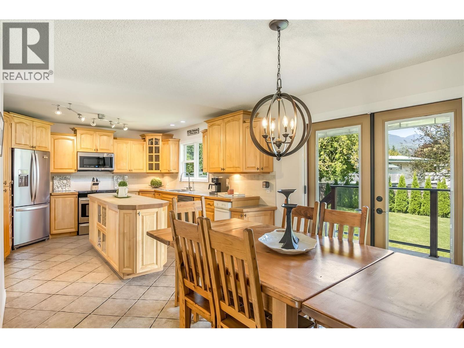 1824 Colbeck Road, Revelstoke, BC - Indoor