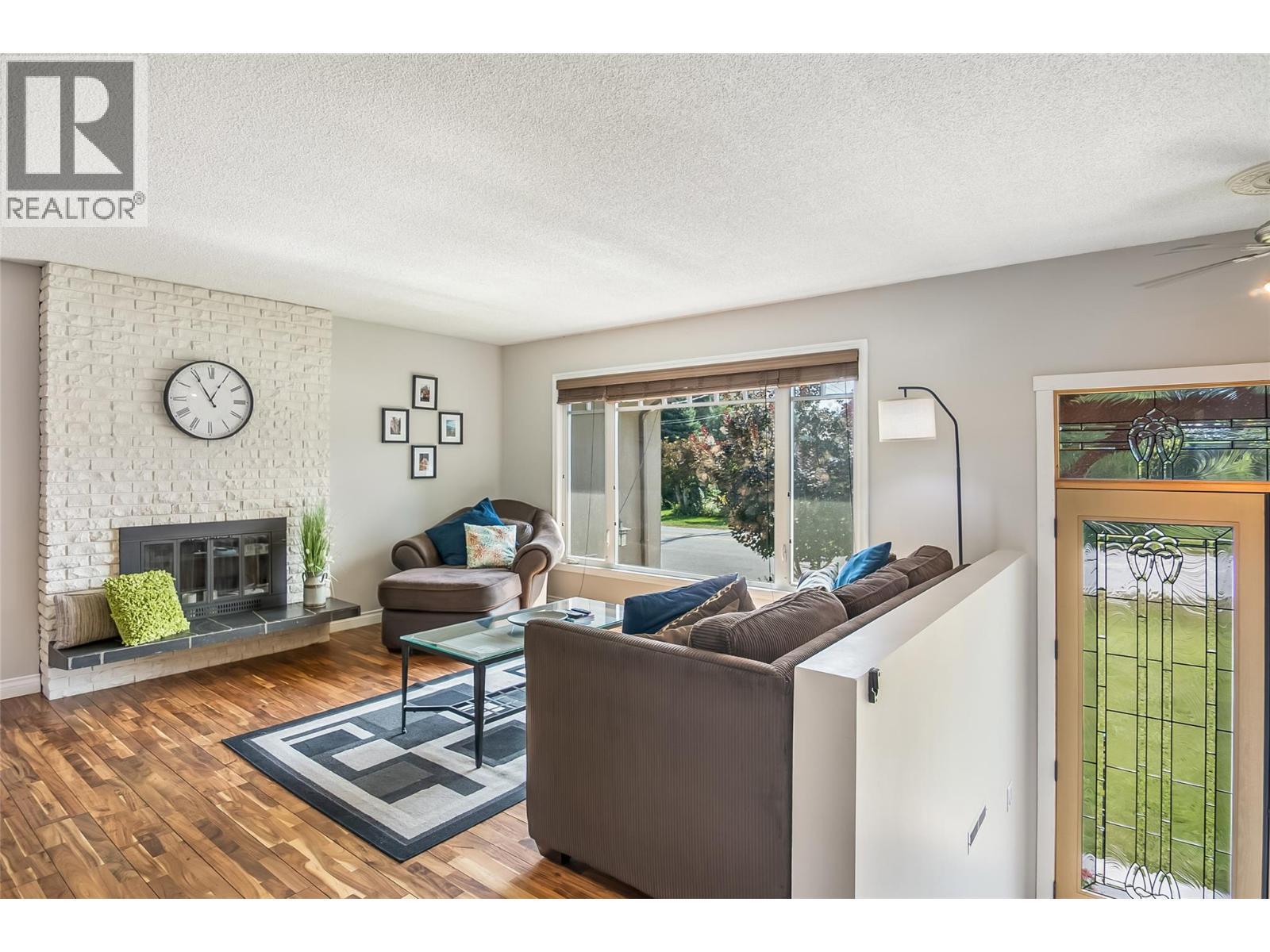 1824 Colbeck Road, Revelstoke, BC - Indoor Photo Showing Living Room With Fireplace