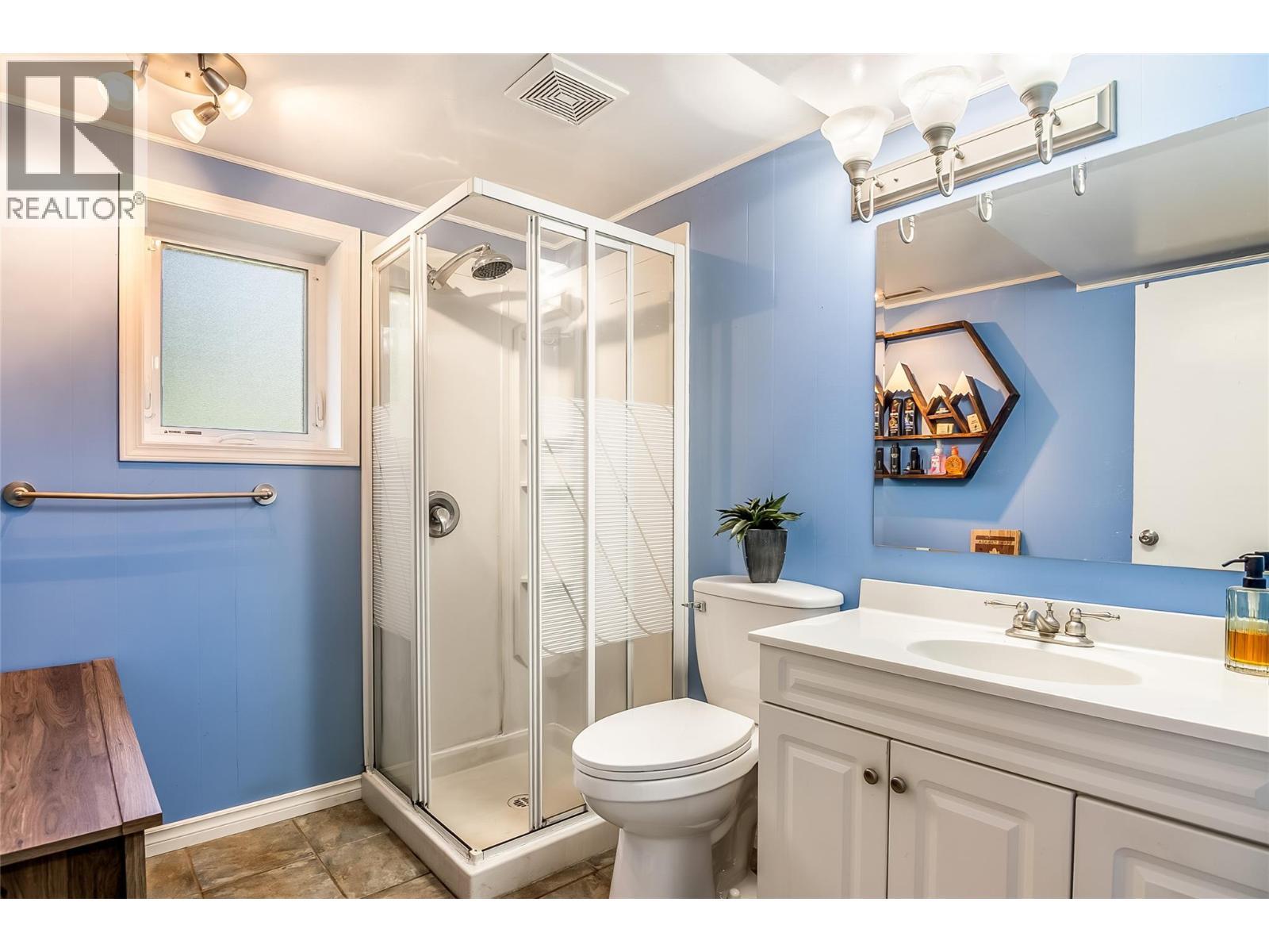 Lower level bathroom - 1824 Colbeck Road, Revelstoke, BC - Indoor Photo Showing Bathroom