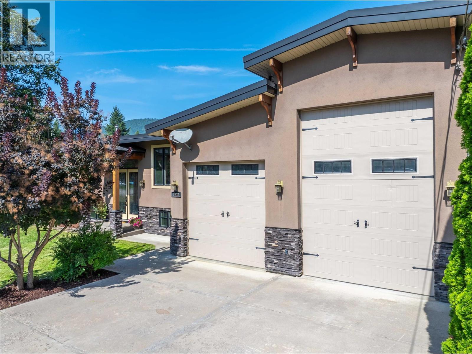 1824 Colbeck Road, Revelstoke, BC - Outdoor