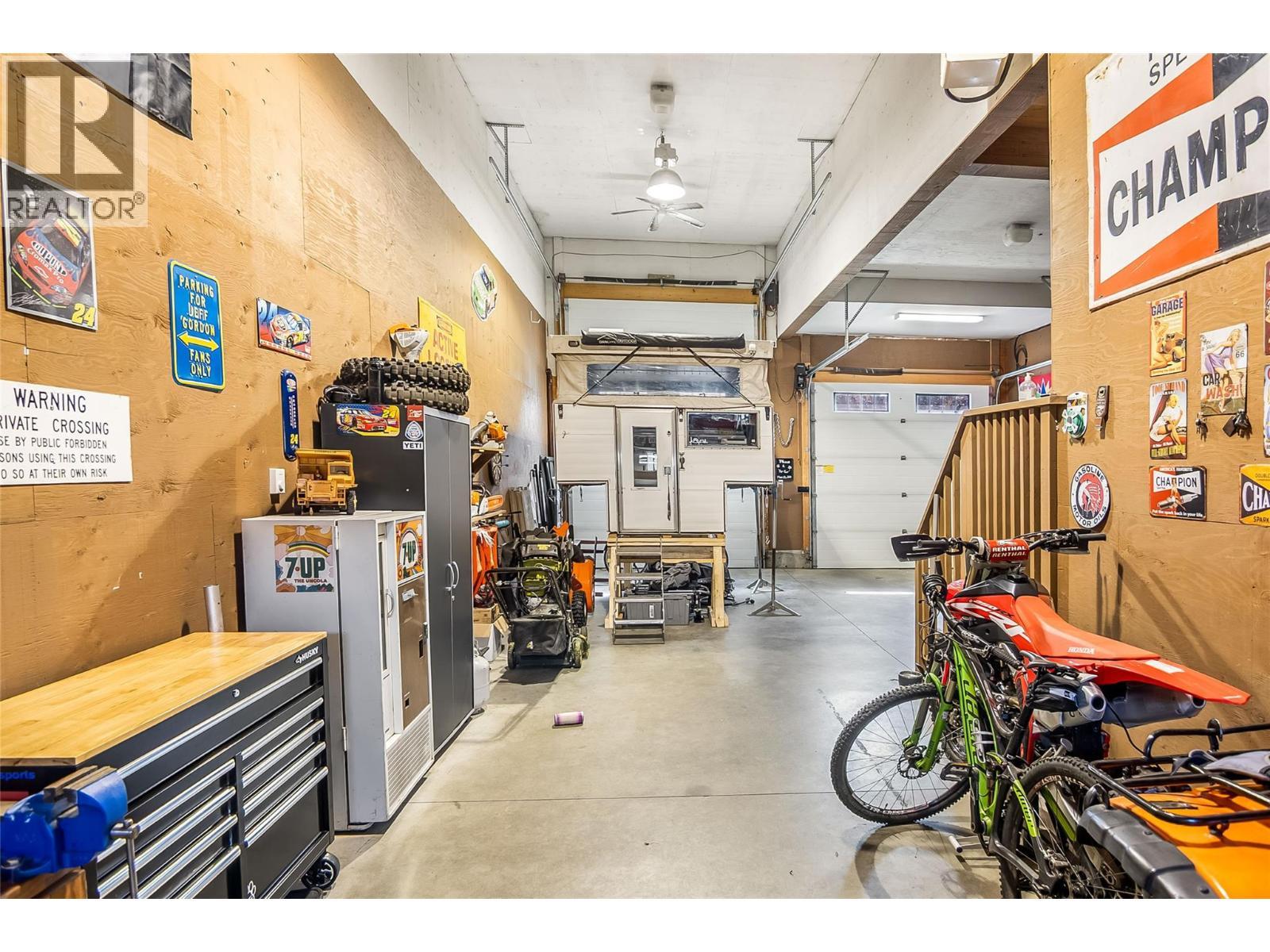 1824 Colbeck Road, Revelstoke, BC - Indoor