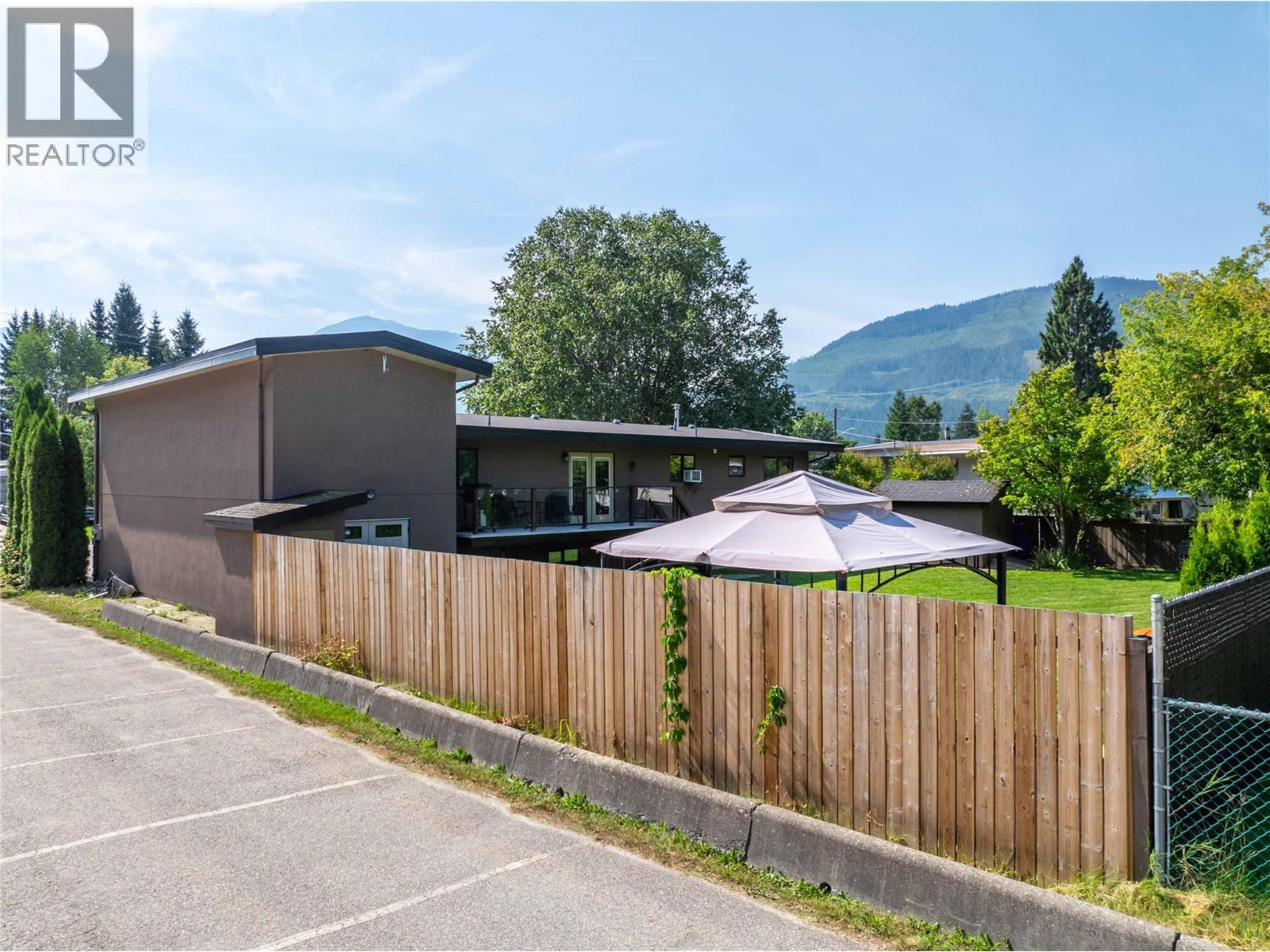 1824 Colbeck Road, Revelstoke, BC - Outdoor