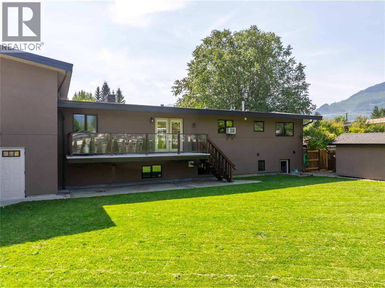 1824 Colbeck Road, Revelstoke, BC - Outdoor With Exterior